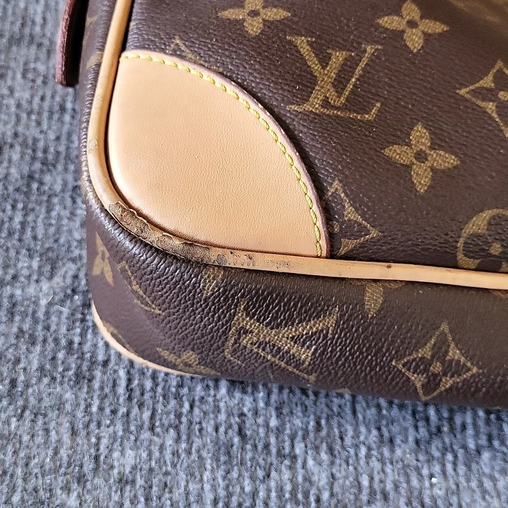 LV Logo briefcase damaged. Peefect For Crafting